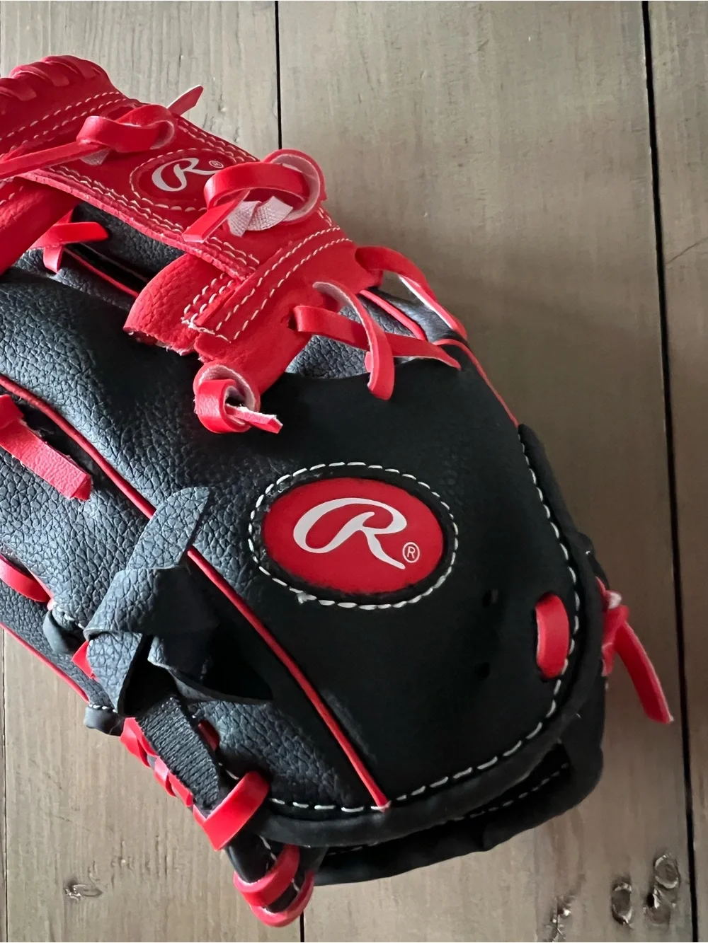 New Rawlings Glove 10 inch